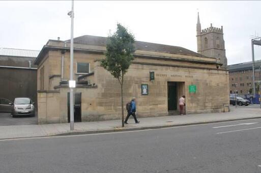 Single-storey pleasant building located in the corner of the street contains small and large meeting room.