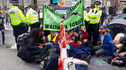 extinction rebellion protesters and police