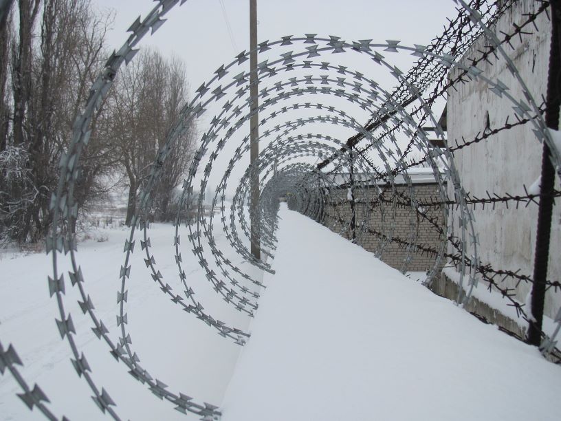 razor wire spiral